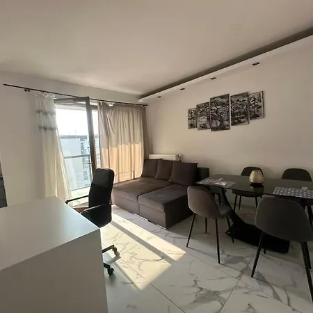 Apartamento Comfy Near Chopin Airport Varsóvia