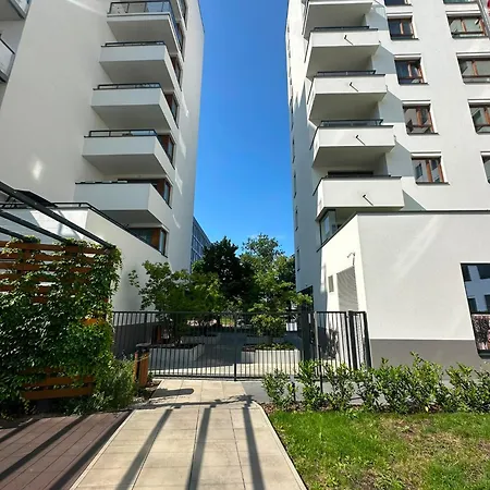 Comfy Near Chopin Airport Apartamento