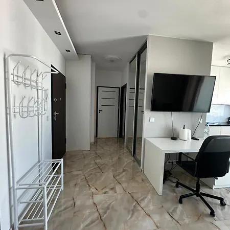 Comfy Near Chopin Airport Apartamento *